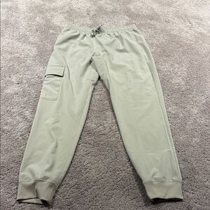 Under Armour cargo comfy pants! Beige color. Like new! Size youth XL